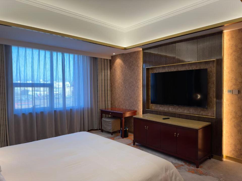 Beijing Jingyi Hotel Exterior photo