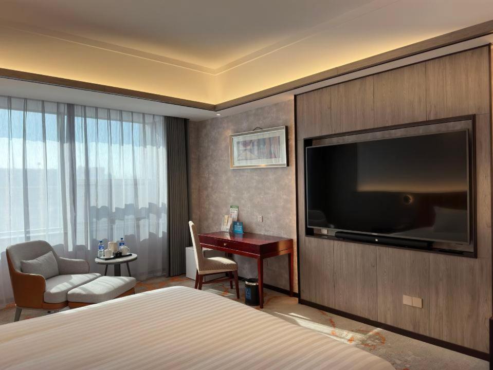 Beijing Jingyi Hotel Exterior photo